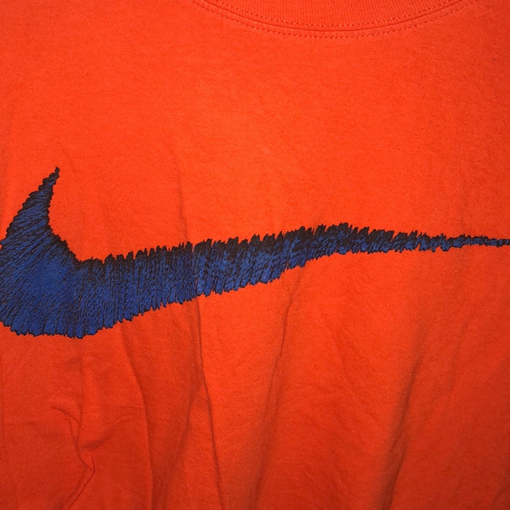 Men’s Nike Swoosh Graphic Tee - Picture 3 of 3